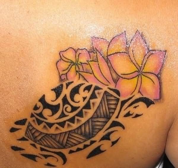 Hawaiian Turtle Tattoo On Right Back Shoulder