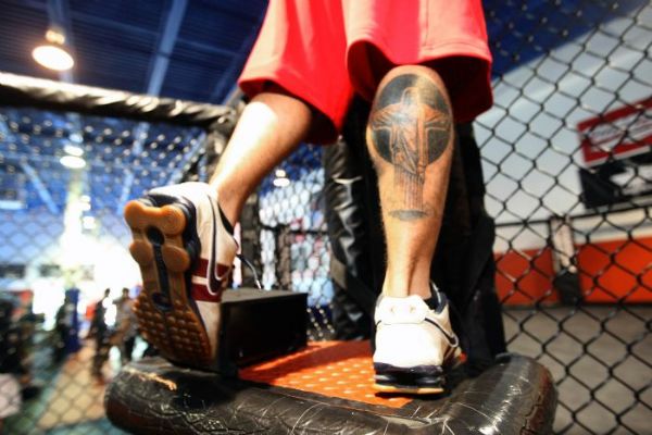 Black Ink Christ The Redeemer Tattoo On Right Leg Calf