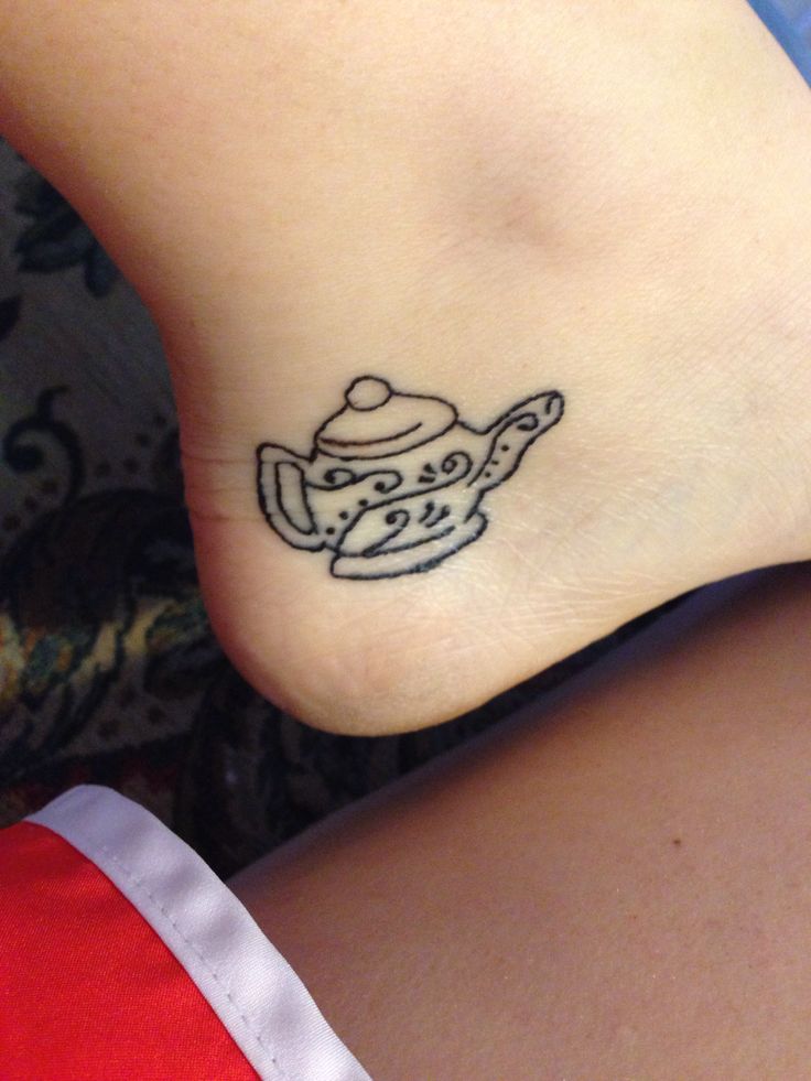 Simple Tea Cattle Tattoo On Heel