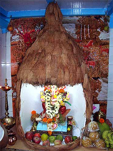 Beautiful Coconut Shaped Mandap Decoration Idea For Ganesha Chaturthi