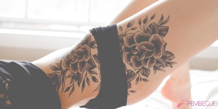 Black Ink Roses Tattoo On Girl Right Hip