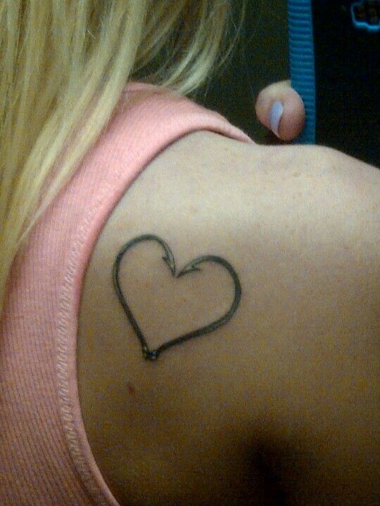 Cool Two Hook Heart Tattoo On Girl Right Back Shoulder