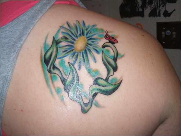 Flower And Ladybug Tattoo On Right Back Shoulder