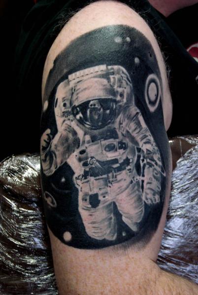Dark Ink Astronaut Tattoo On Right Half Sleeve