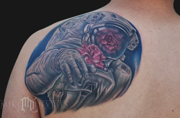 Left Back Shoulder Astronaut With Rose Tattoo