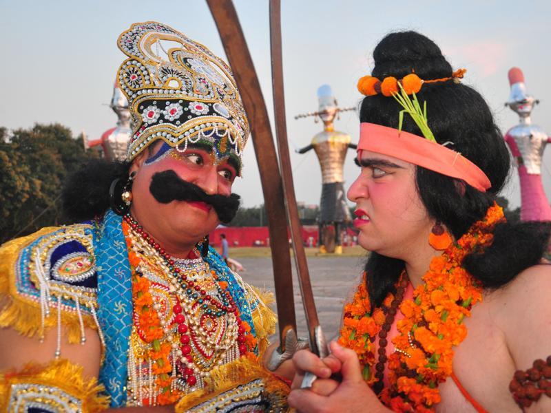 Artists Playing Fight Scene Of Lord Rama And Demon King Ravana Ahead Of Dussehra Celebration