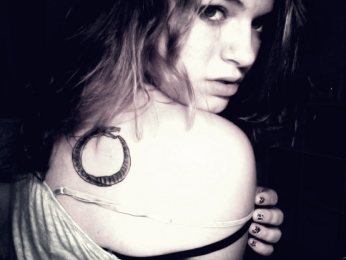 Girl Back Shoulder Ouroboros Tattoo