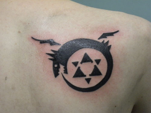 Right Back Shoulder Black Ouroboros Tattoo