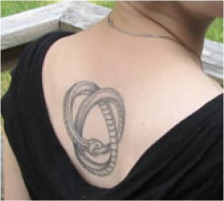 Upper Back Grey Ouroboros Tattoo