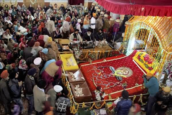 Guru Nanak Birthday Celebration At Gurudwara