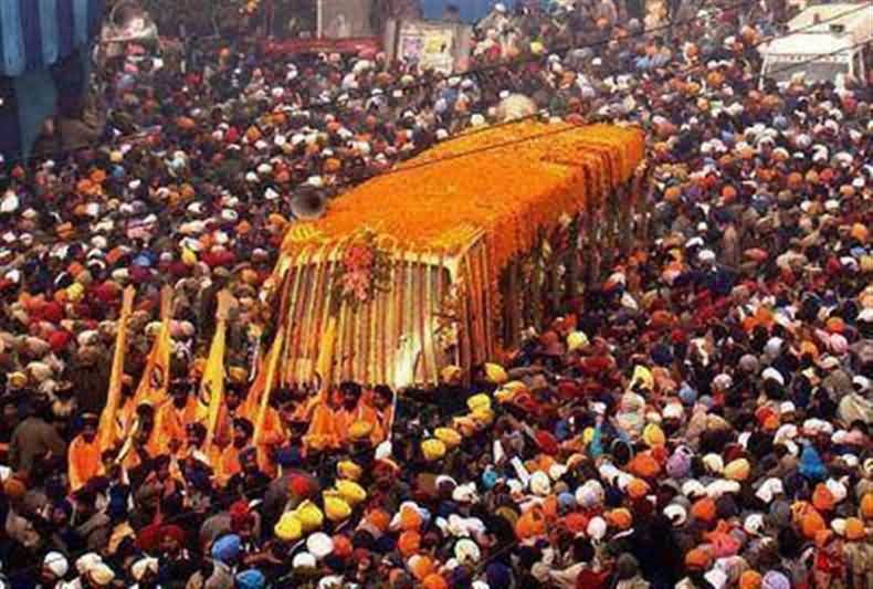 Large Number of Devotees Gathered During Guru Nanak Jayanti Celebration