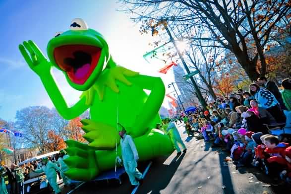 Thanksgiving Day Parade Frog Float Picture