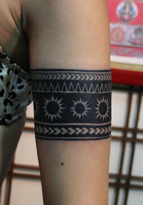 Black Ink Armband Tattoo On Left Bicep