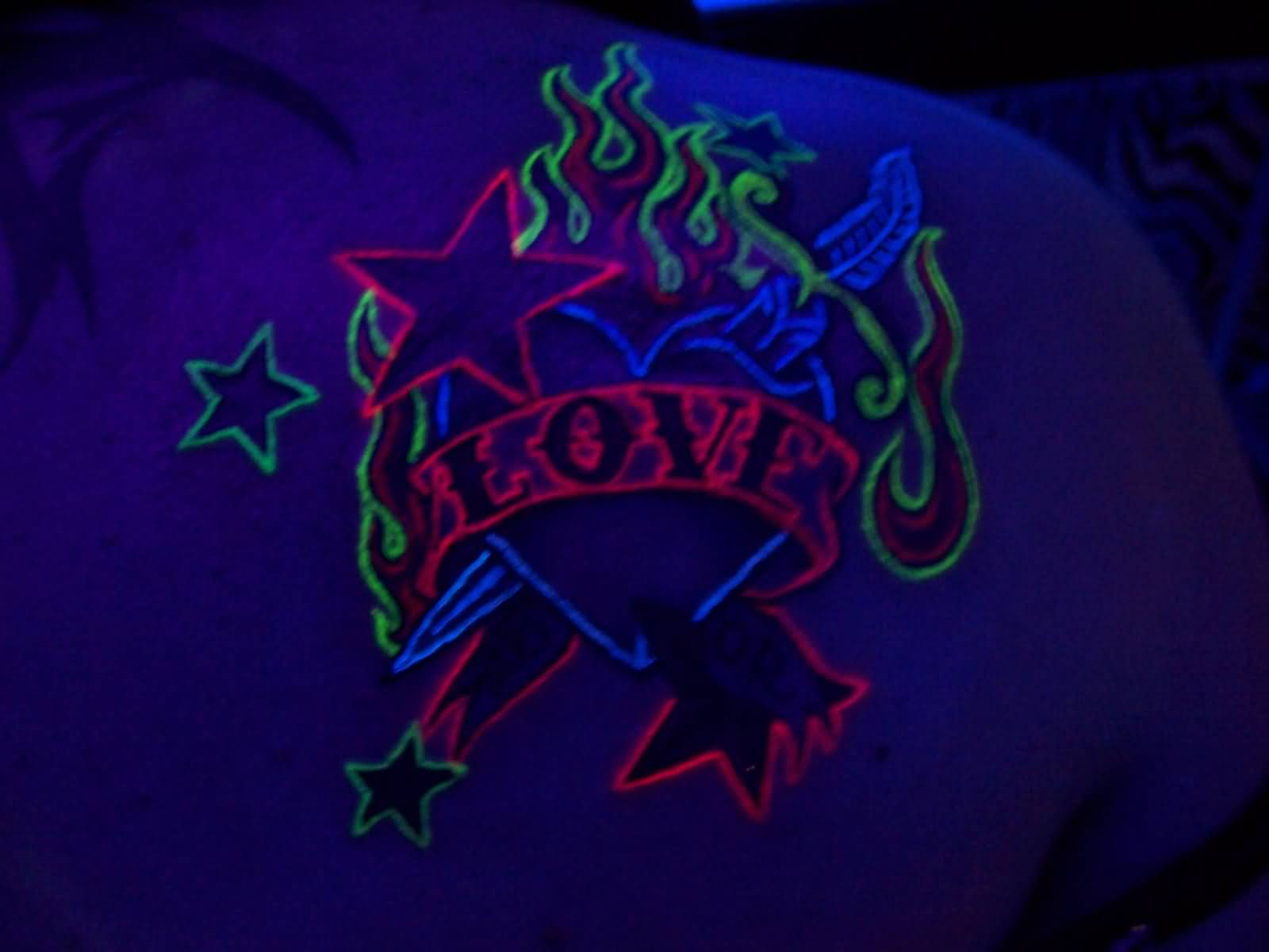Black Light Heart And Banner Tattoo On Back Shoulder