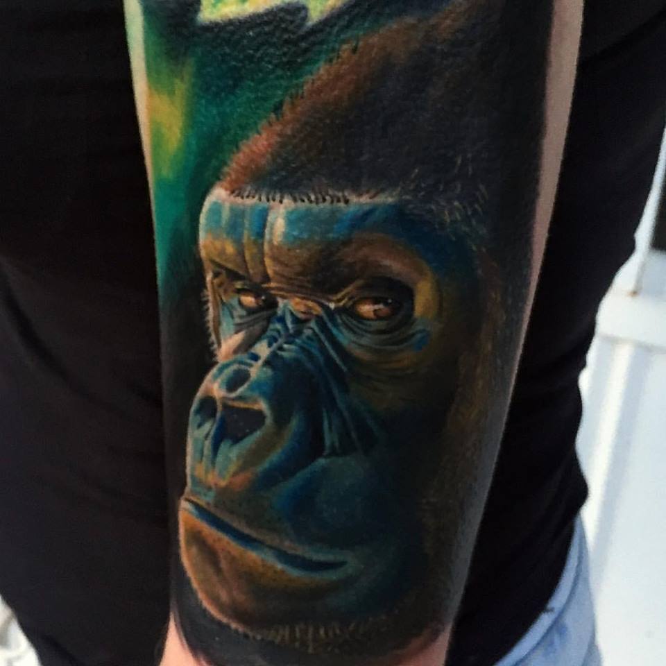 Awesome Gorilla Head Tattoo On Left Sleeve by Alan Ramirez