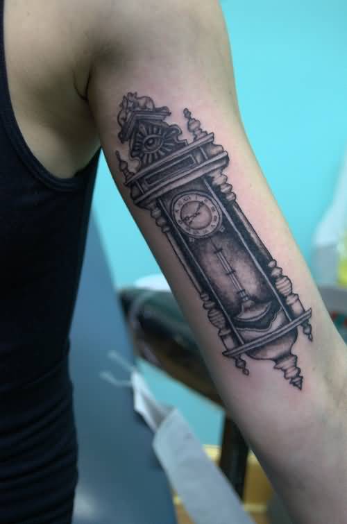 37+ Unique Grandfather Clock Tattoos
