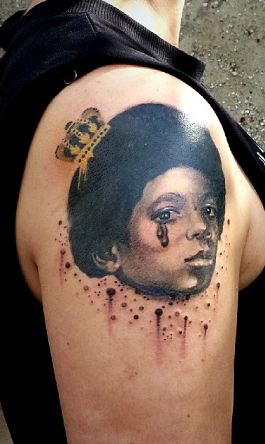 Michael Jackson Tattoo On Right Shoulder