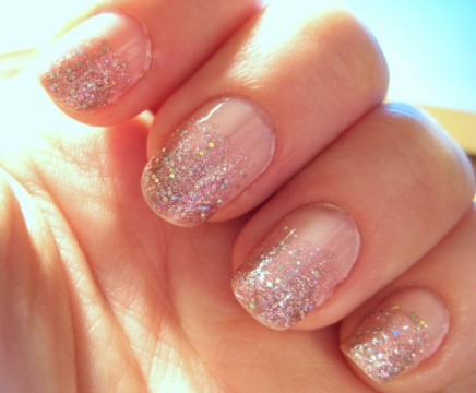 Pink Glitter Ombre Nail Art Design