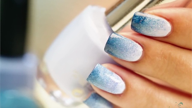 White And Blue Gel Ombre Nail Art