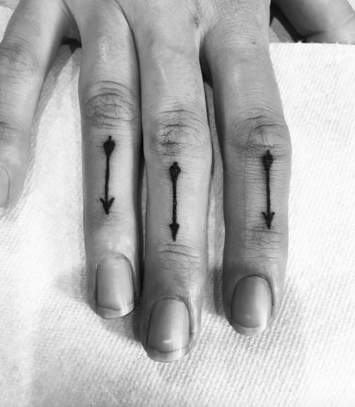 Amazingly Designed Tiny Arrows Tattoos On Fingers
