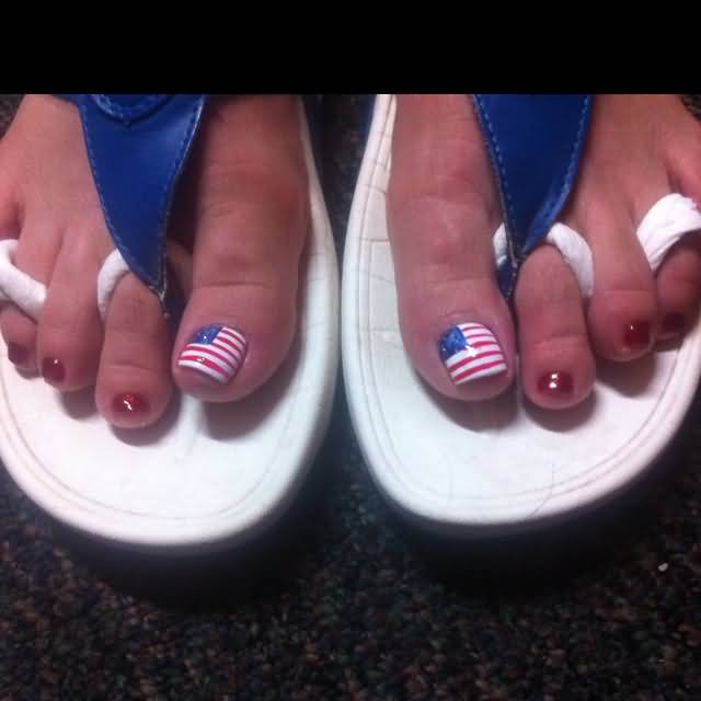 Beautiful Fourth Of July Toe Nails Picture