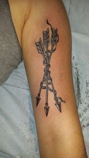Cool Arrow Tattoo On Half Sleeve