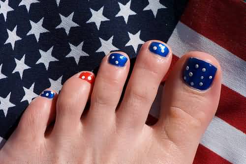 Cute Dots Fourth Of July Nail Art For Toe
