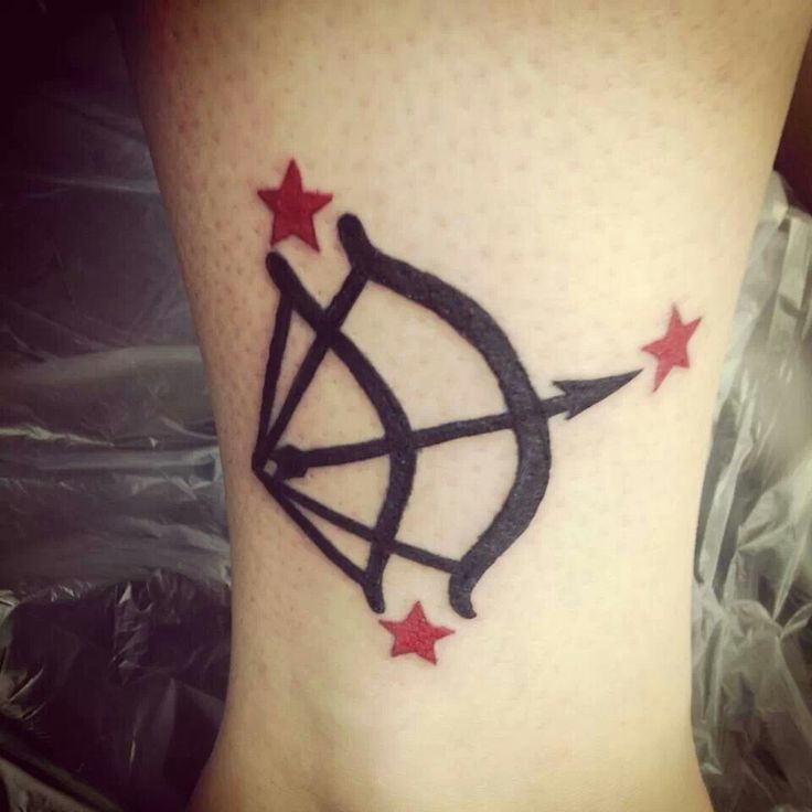 Dark Hunter Bow And Arrow With Stars Tattoo On Leg