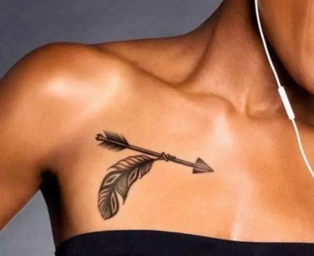 Elegant Arrow With Feather Tattoo On Front Shoulder