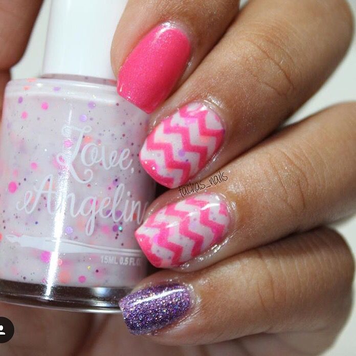Pretty Pink Chevron Nail Art Design
