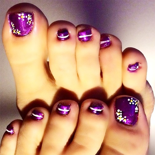 Purple Toe Nails With Simple White Flower Nail Art