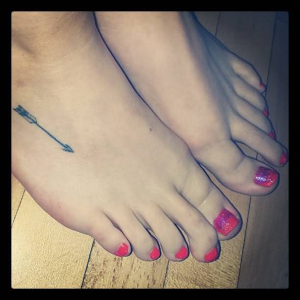 Sweet Arrow Tattoo On Foot