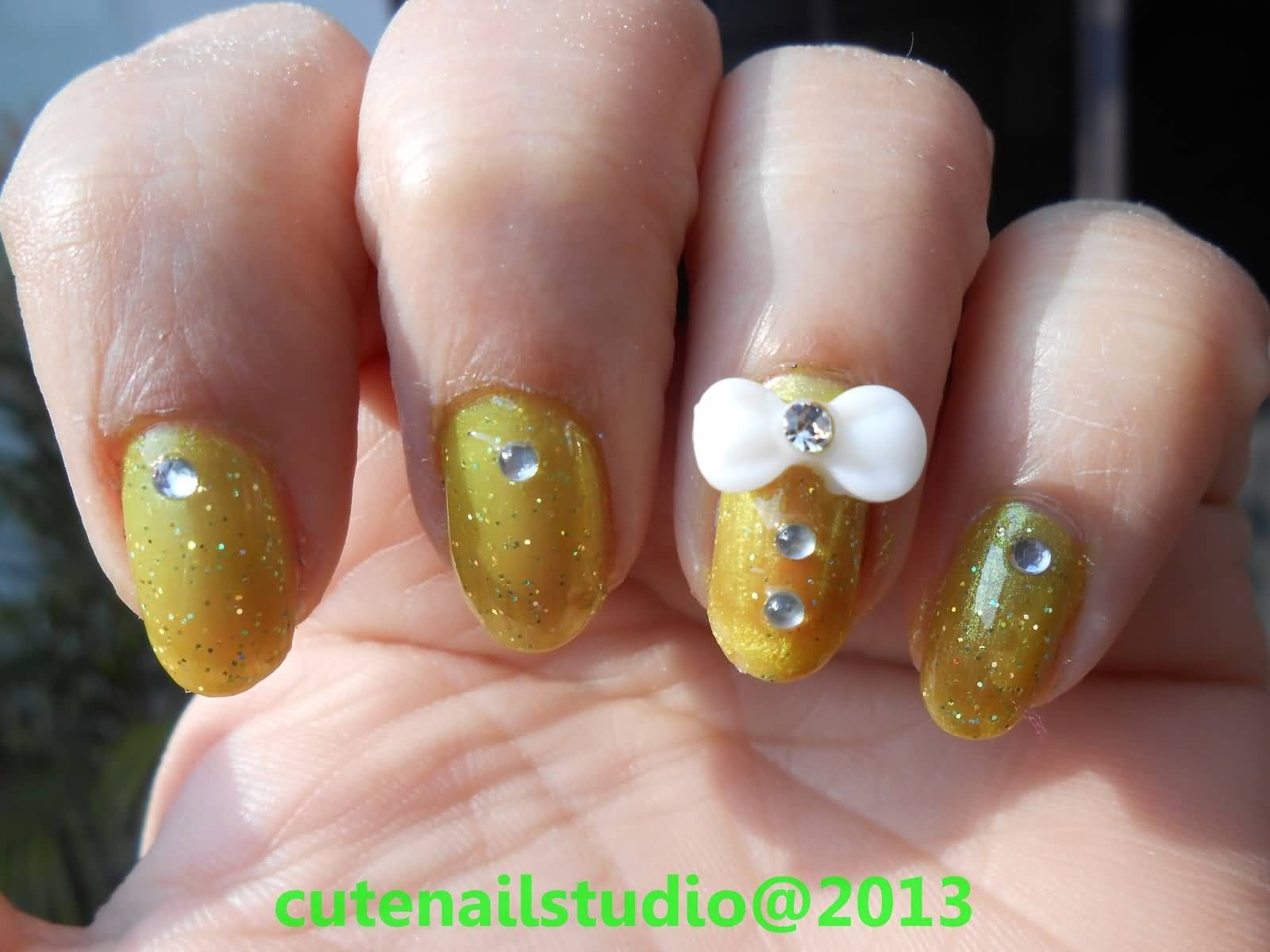 White 3d Bow Nails With Rhinestones