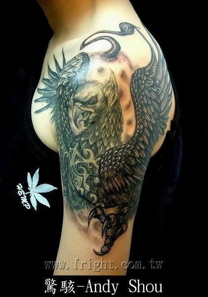 Amazingly Designed Angry Griffin Tattoo On Shoulder