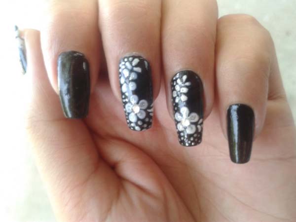 Black Acrylic Nail With White Flowers Design