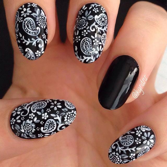 Black And White Acrylic Paint Flowers Design Nail Art