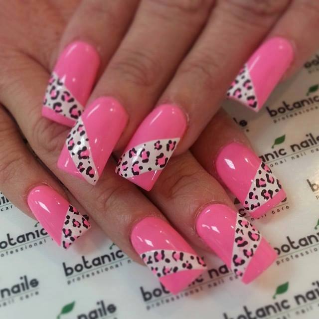 Pink And White Beautiful Diagonal Leopard Print Nail Art