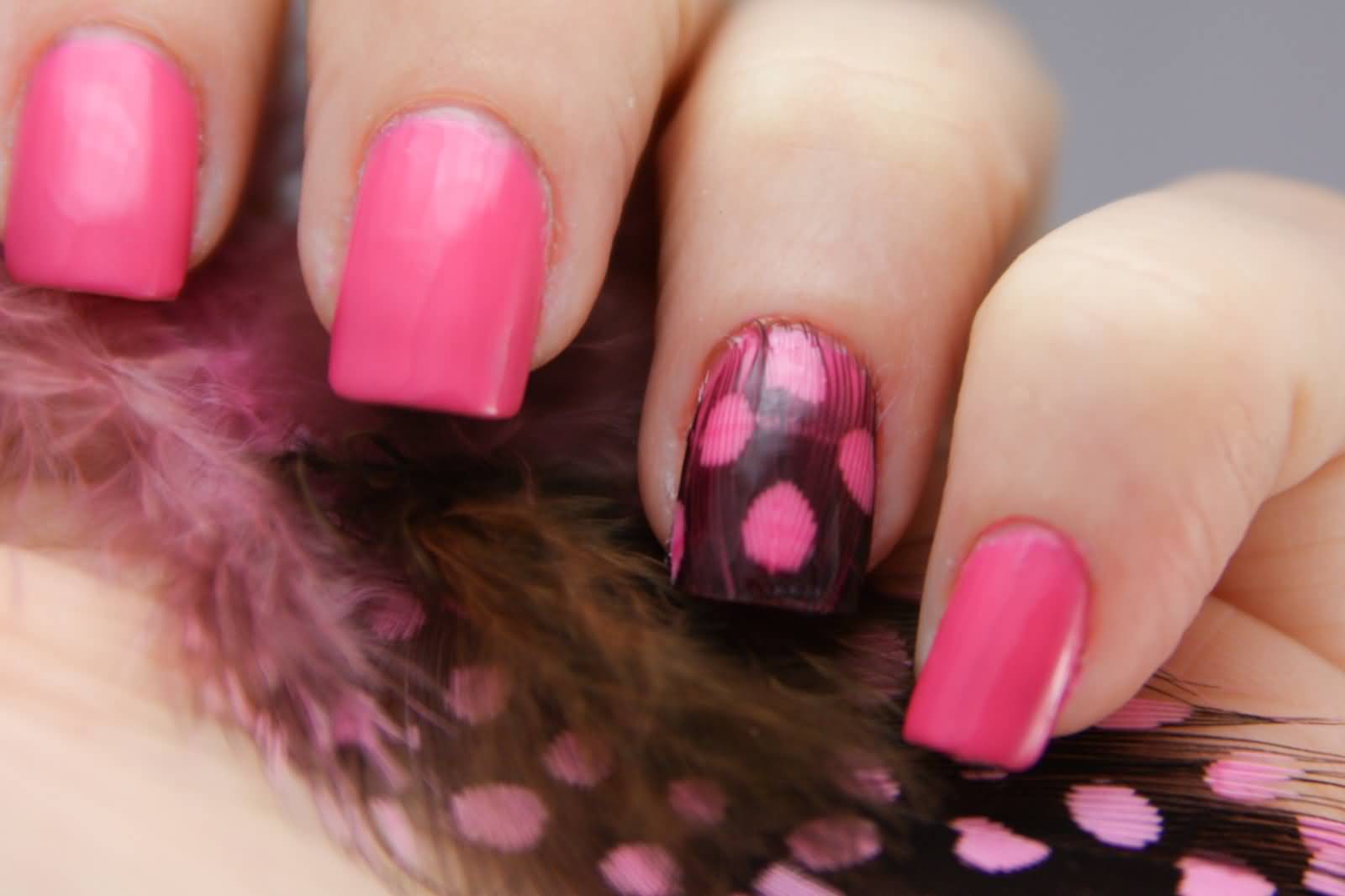 Accent Pink Feather Nail Art Design