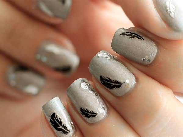 Classy Feather Nail Art Design