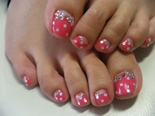 Pink And White Polka Dots Nail Art For Toe