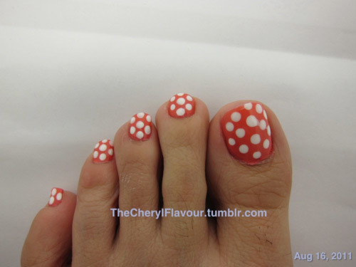 Red And White Easy Polka Dots Nail Art For Toe