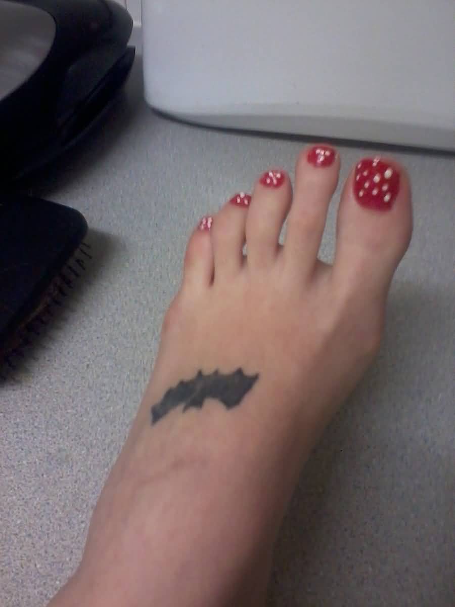 Red And White Polka Dots Nail Art For Toe With Black Bat Tattoo