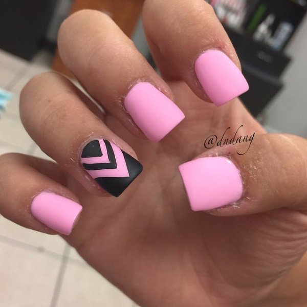 Black And Pink Chevron Design Accent Nail Art