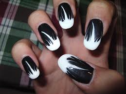 Black And White Beautiful Nail Art Design