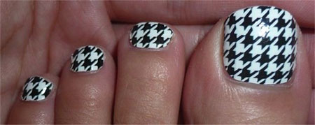 Black And White Houndstooth Nail Art For Toe