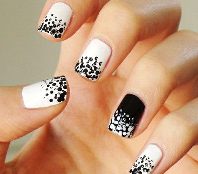 Black And White Water Drops Nail Art Design