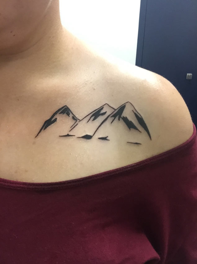 Black Ink Simple Mountains Tattoo On Left Shoulder