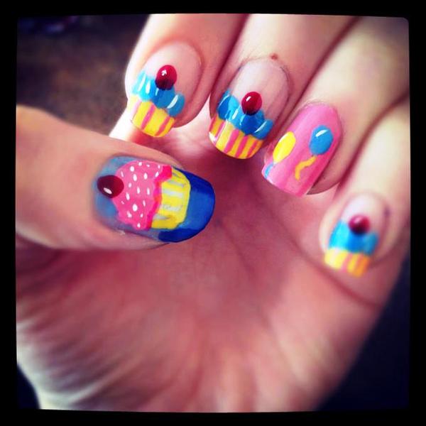 Cupcake Nail Art With Balloons Picture