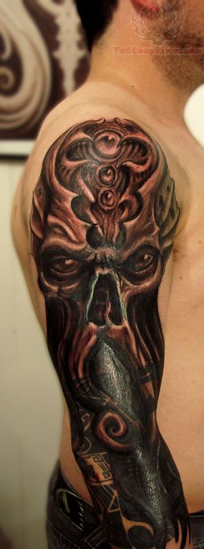 Dark Ink Cthulhu Tattoo On Man Right Sleeve