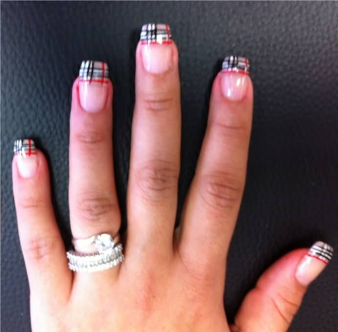 French Tip Cute Burberry Nail Art